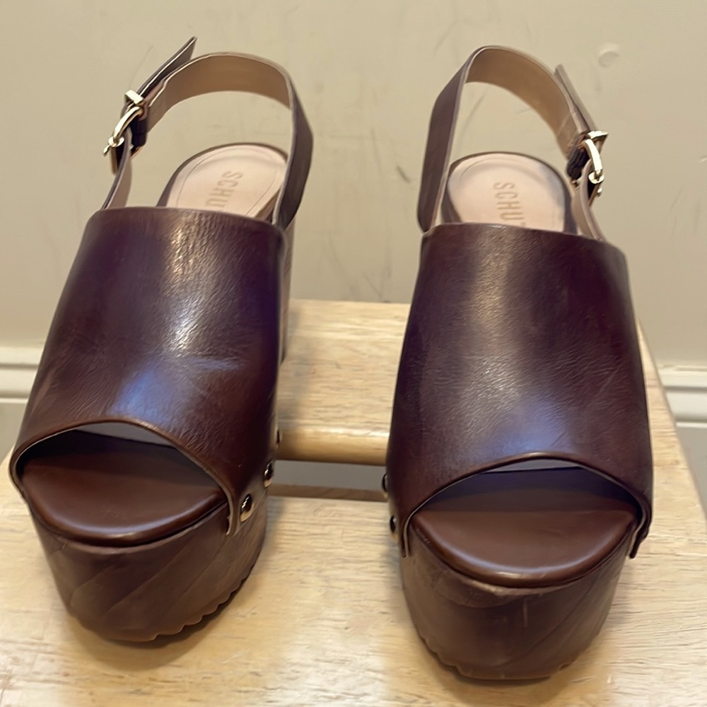 BRAND NEW. NEVER WORN. Bought from Revolve last season and can’t return.